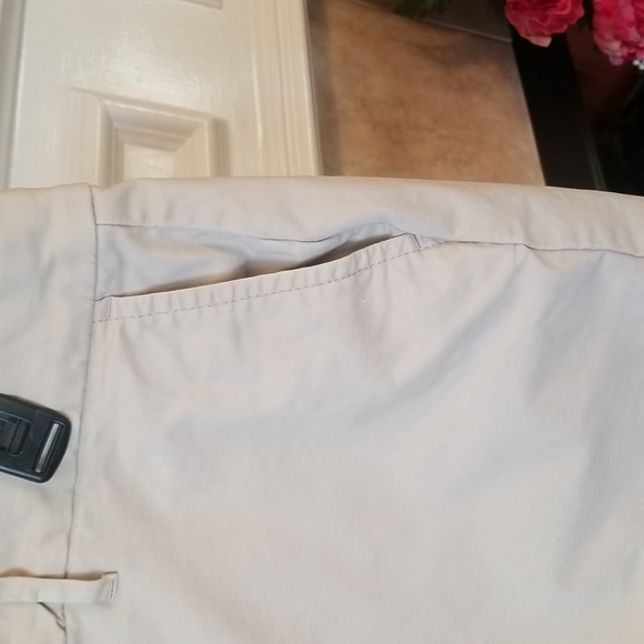 Tommy Hilfiger Shorts Size 16 - Picture 3 of 7